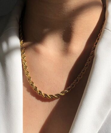 Snake neck chain