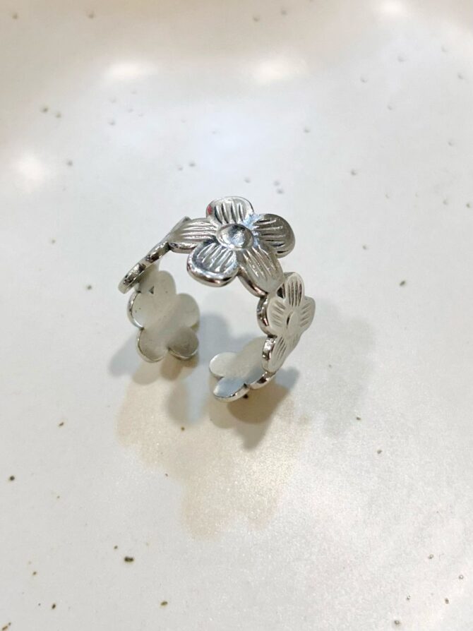 Joining Flower Ring