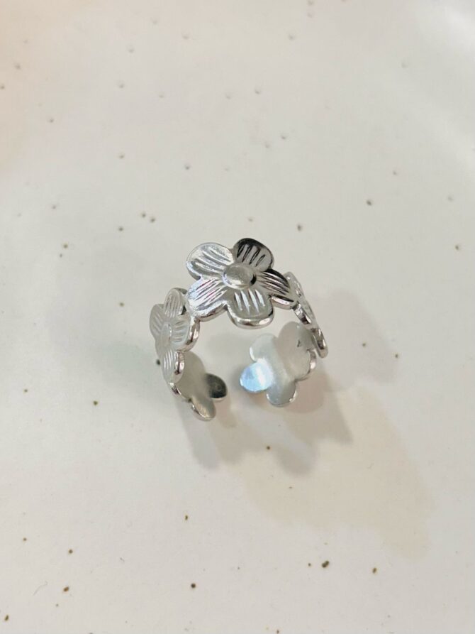 Joining Flower Ring - Image 2