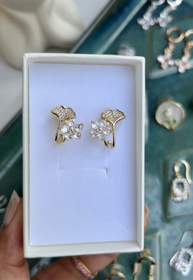 Bloom stone Earrings