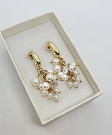 Dangling Pearl Earrings (In Gold)