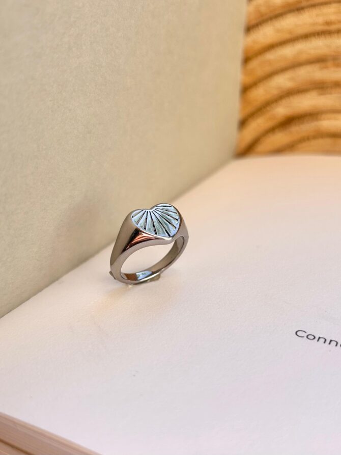 silver strip heart ring - Image 3