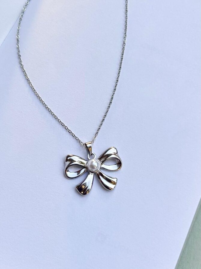 Pearl Bow Necklace