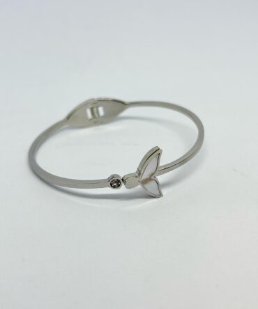 Fish Tail Stone Silver Bangle