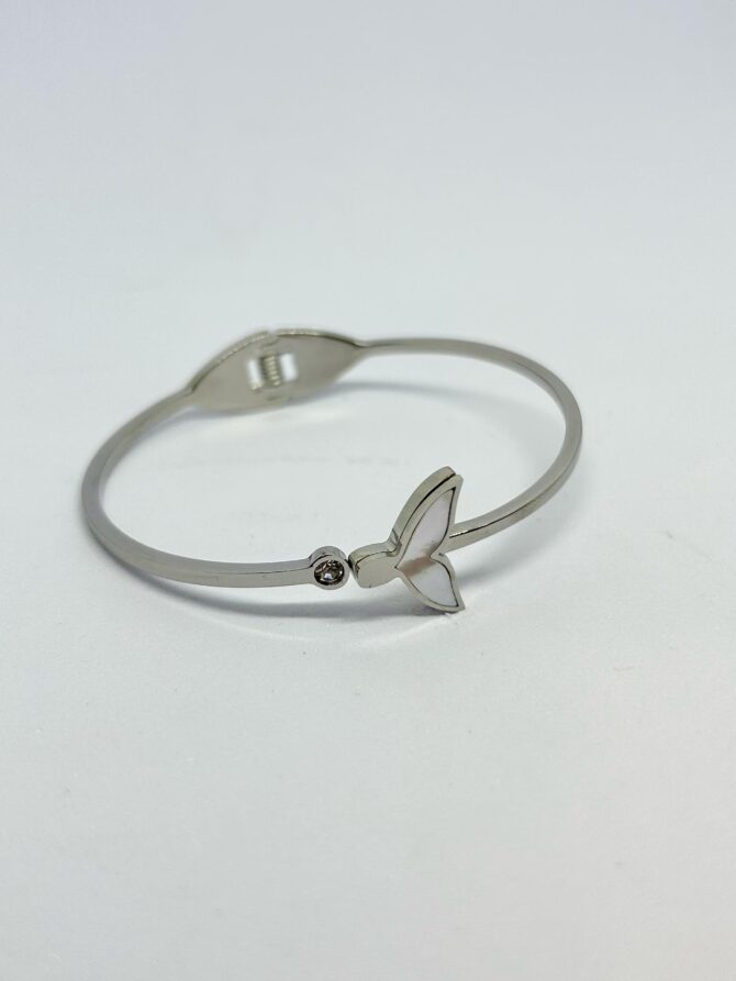 Fish Tail Stone Silver Bangle