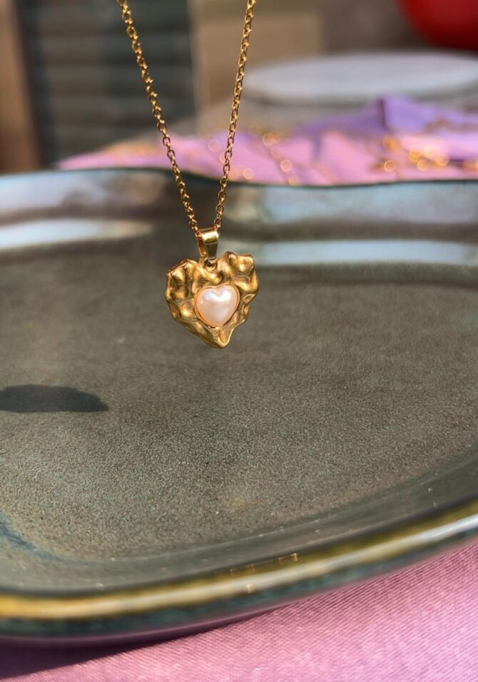 Melting White Pearl Heart Necklace