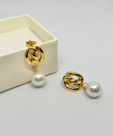 Knot dangling pearl earrings