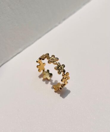 Lil Flora Minimalist Ring